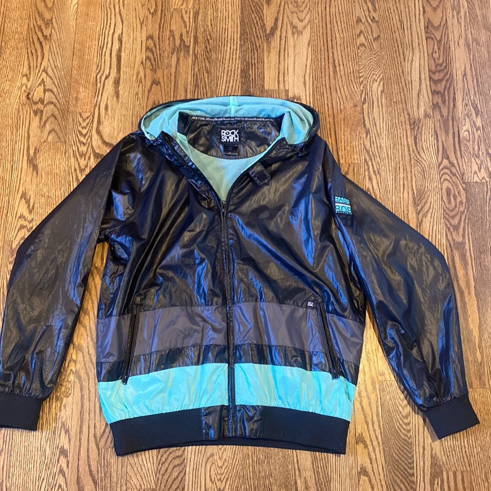 Rocksmith XL Bass 808 Black sea foam windbreaker